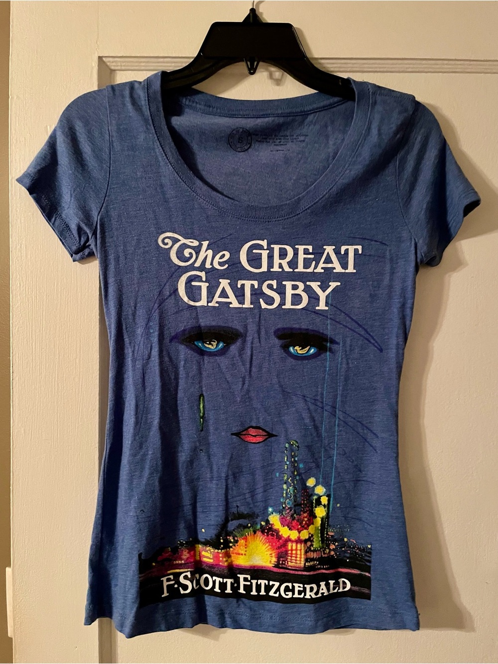 Out of Print The Great Gatsby Women's Scoop Neck Blue T-Shirt